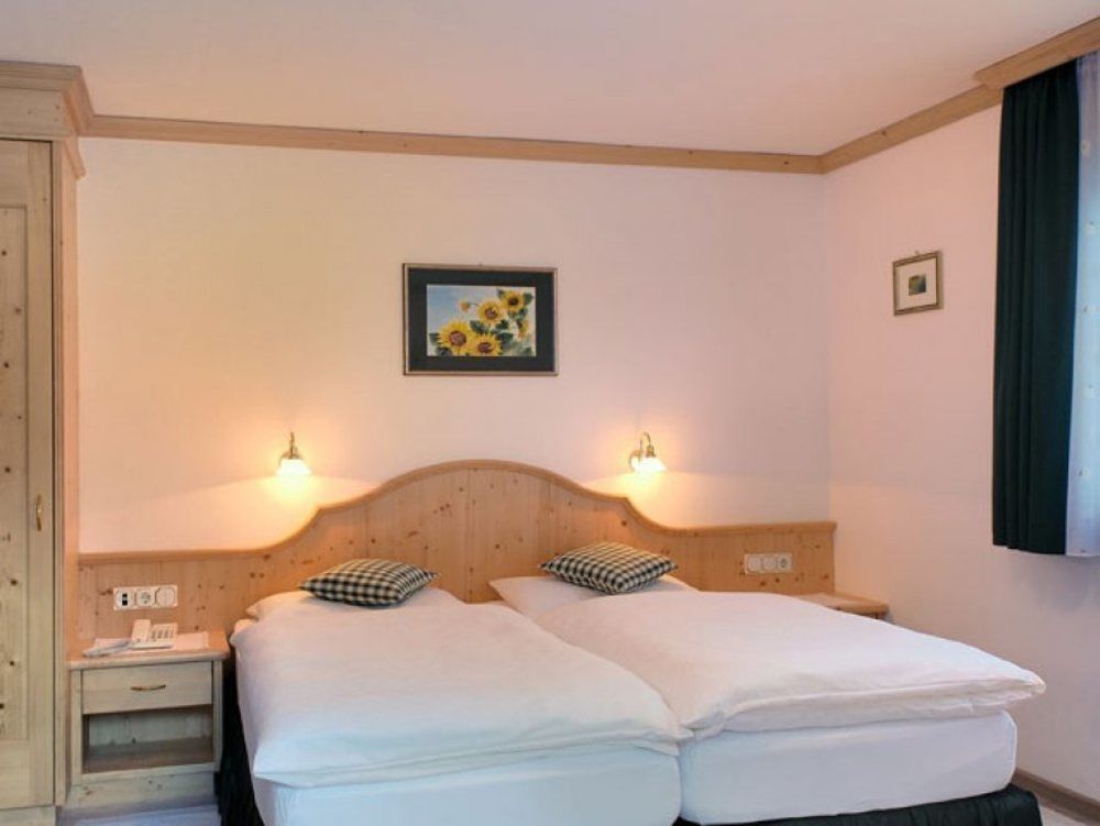 Piccolo Hotel Claudia No Pets San Vigilio Di Marebbe Exterior foto